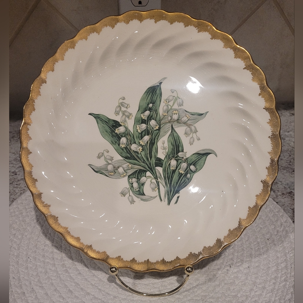 22k Gold Warranted Royal China Gold Valley 10" Plate Floral Design
